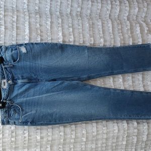 New without tags. PAIGE Noelle jeans. Relaxed straight leg. Size 33